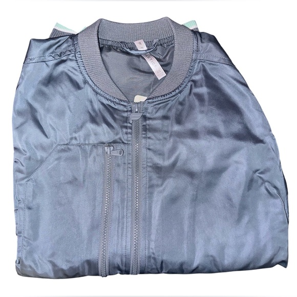 NWT 🏷️ Satin Bomber Jacket 🧥 - Picture 5 of 10